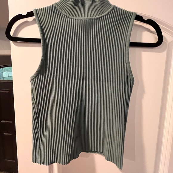 ~Forever 21~ Sleeveless Ribbed Green Top - Picture 1 of 4